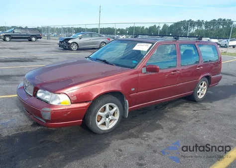 2000 Volvo V70 Se from USA, damaged, VIN YV1LW61J8Y2644104